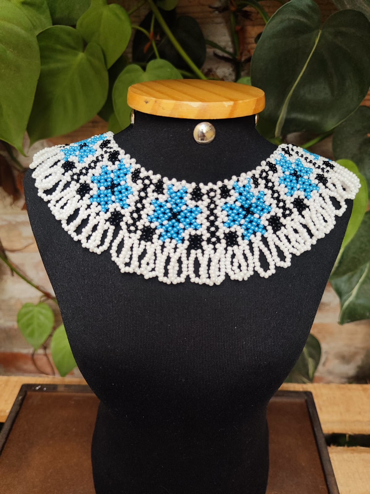 Colar Floral Azul de Gola