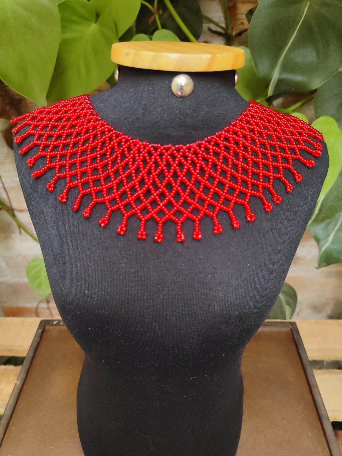 Colar Escarlate de Gola